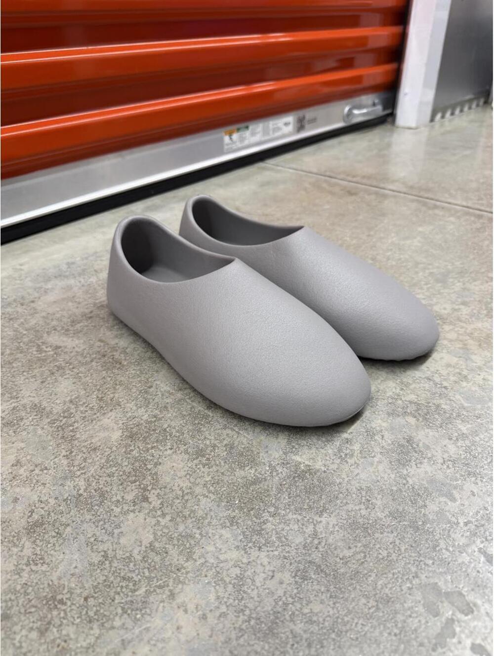 BRAND NEW yeezy sl-01 grey slip on rubber shoes size 11 MENS